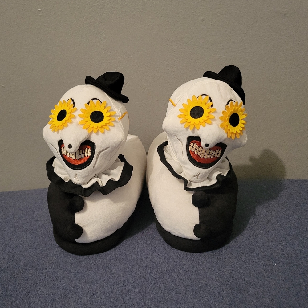 Art the Clown Slippers SIZE: SMALL / MEDIUM Halloween Summerween